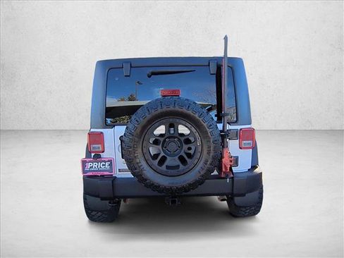 Used 2017 Jeep Wrangler Unlimited Rubicon w/ Connectivity Group image 6