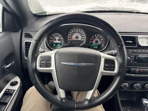 Used 2014 Chrysler 200 Touring image 9