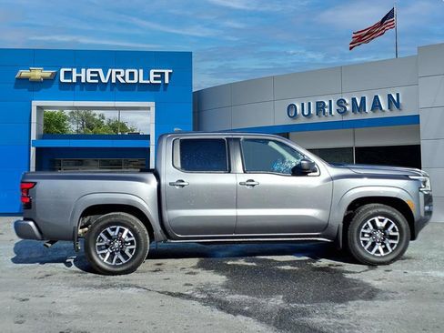 Used 2024 Nissan Frontier SL w/ Technology Package image 2