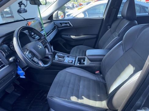 Used 2022 Mitsubishi Outlander SE image 8