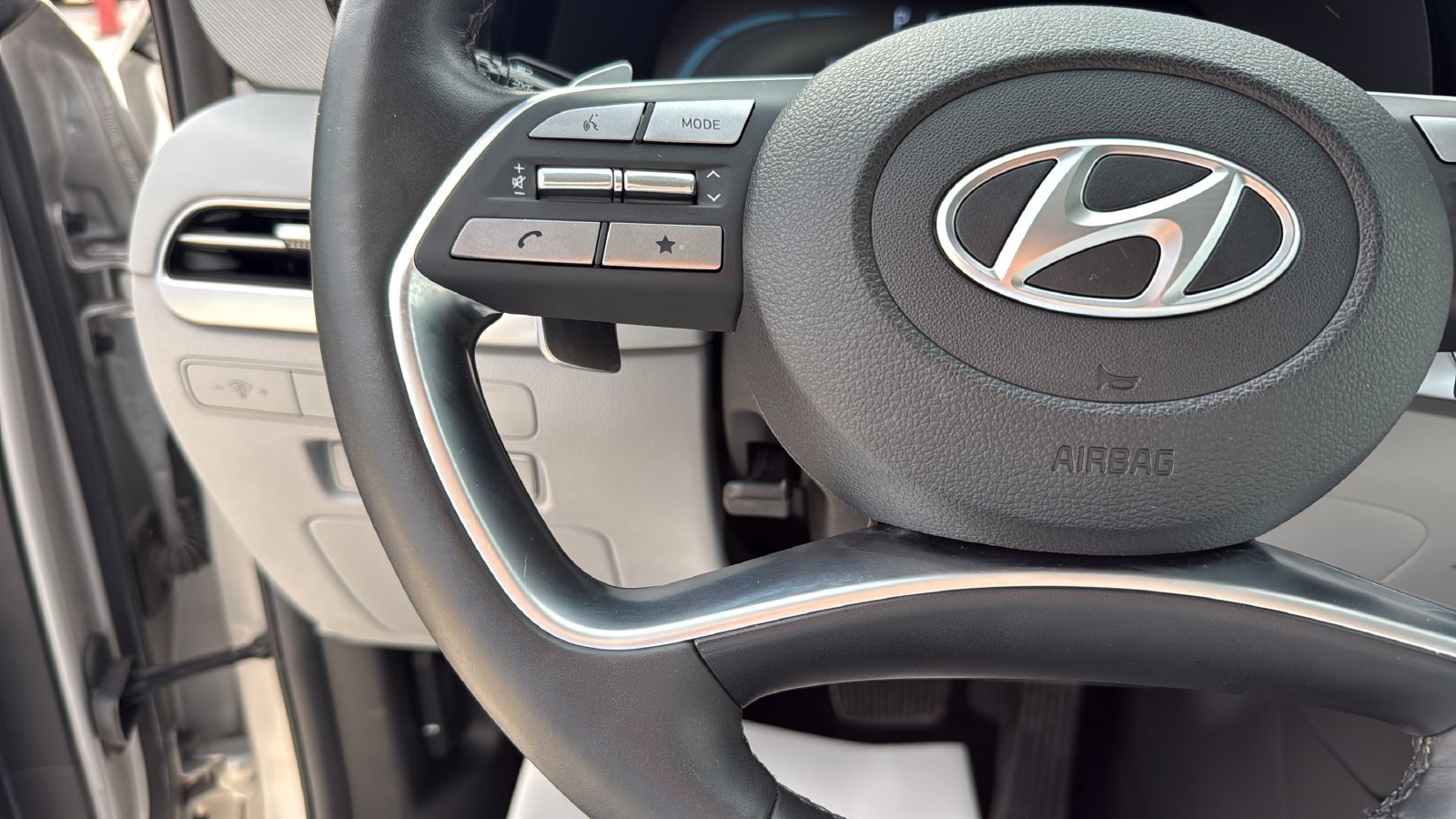 Used 2025 Hyundai Palisade SEL FWD image 16