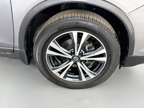 Used 2020 Nissan Rogue SV w/ Premium Package AWD/4WD image 32