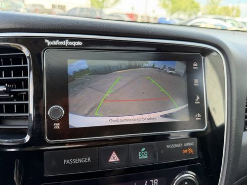 Used 2017 Mitsubishi Outlander SEL FWD image 19