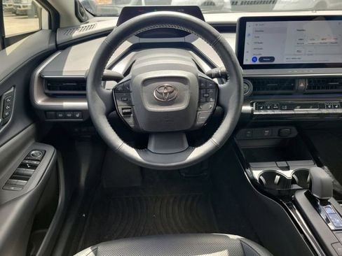 Used 2025 Toyota Prius Limited FWD image 12