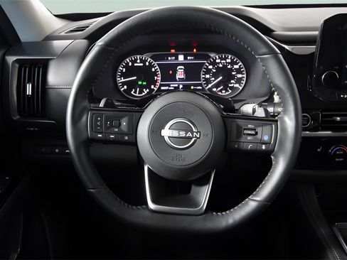 Used 2024 Nissan Pathfinder SL image 15