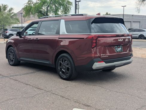 Used 2025 Kia Carnival EX image 4