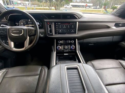 Used 2023 GMC Yukon XL Denali image 15