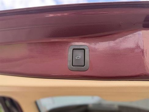 Used 2019 Toyota Highlander Limited Platinum image 22