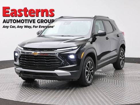 Used 2026 Chevrolet TrailBlazer LT w/ LT Cold Weather Package AWD/4WD image 1