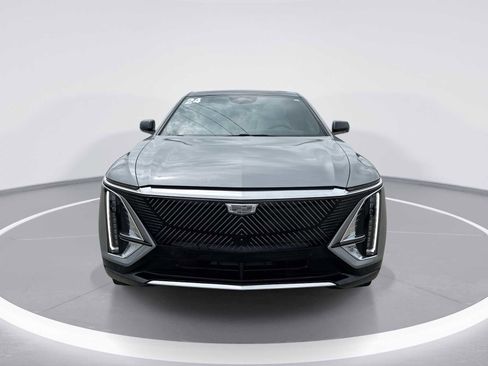 Certified 2024 Cadillac Lyriq Luxury AWD/4WD image 4
