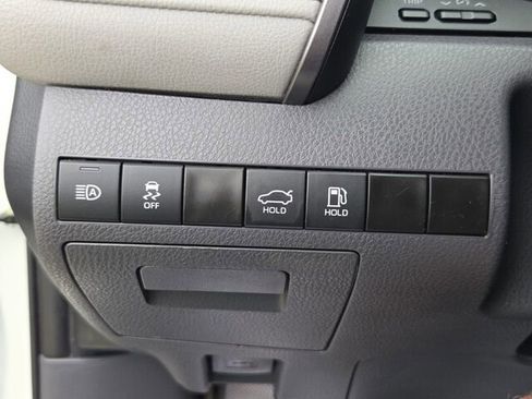 Used 2023 Toyota Camry SE AWD/4WD image 25