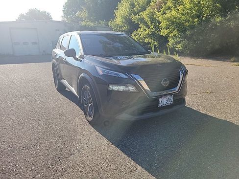Used 2023 Nissan Rogue S AWD/4WD image 5