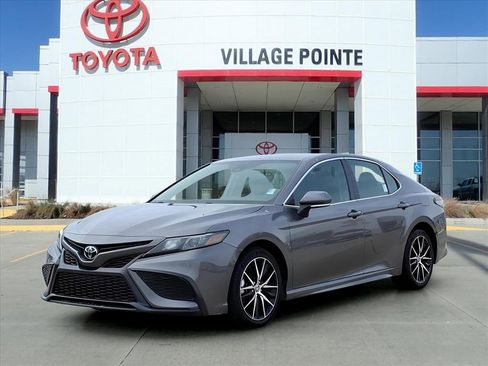 Used 2023 Toyota Camry SE image 1