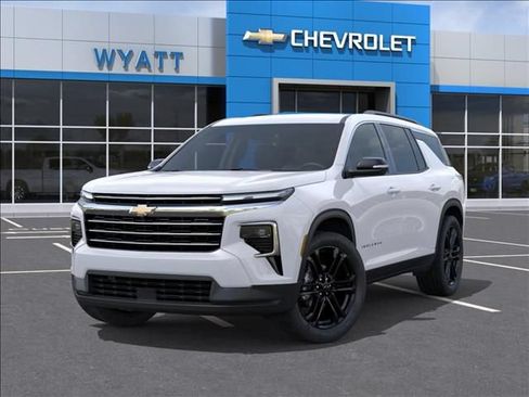 New 2026 Chevrolet Traverse LT w/ Driver Confidence Package AWD/4WD image 7