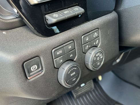 New 2026 Chevrolet Silverado 2500 High Country w/ High Country Premium Package AWD/4WD image 31