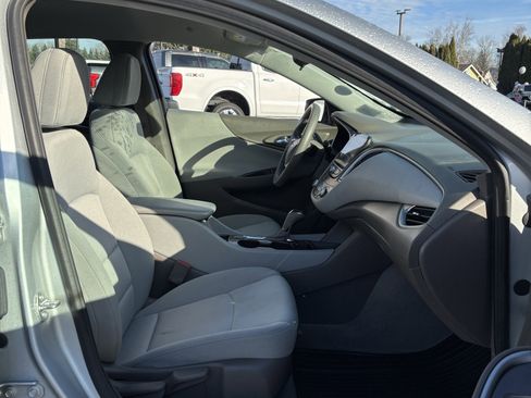Used 2020 Chevrolet Malibu LS image 9