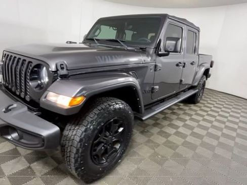 Used 2022 Jeep Gladiator Sport AWD/4WD image 11
