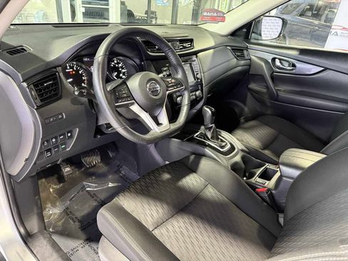 Used 2020 Nissan Rogue SV image 35