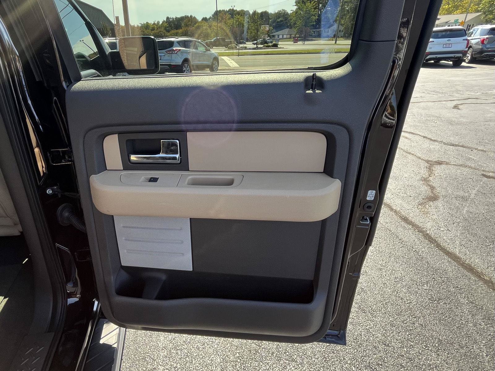 Used 2013 Ford F150 XLT w/ Luxury Equipment Group RWD image 31