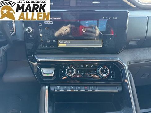 Used 2024 GMC Sierra 3500 Denali AWD/4WD image 9