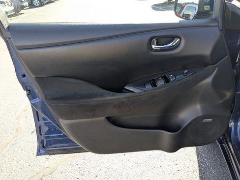 Used 2016 Nissan Leaf SV w/ Premium Package image 14