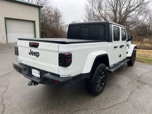 Used 2022 Jeep Gladiator Sport image 5