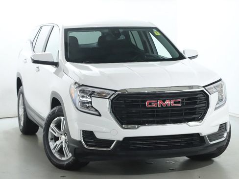 Used 2024 GMC Terrain SLE AWD/4WD image 2
