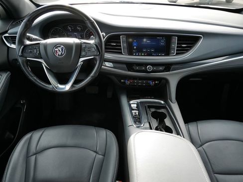 Used 2023 Buick Enclave Essence AWD/4WD image 19