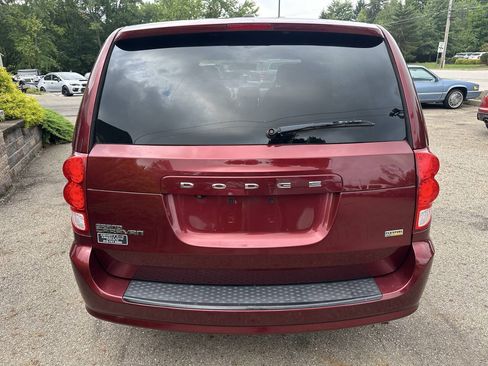 Used 2018 Dodge Grand Caravan SE FWD image 5