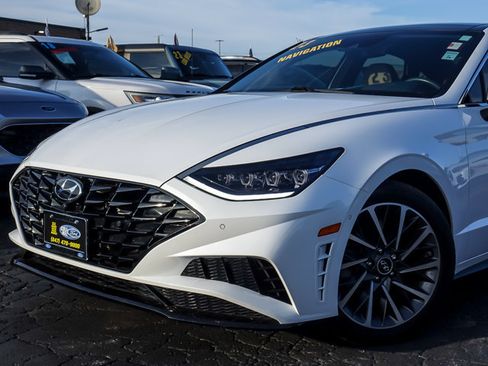 Used 2023 Hyundai Sonata Limited FWD image 2