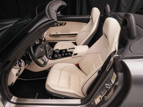 Used 2012 Mercedes-Benz SLS AMG Roadster image 10