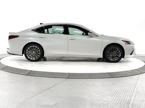 New 2025 Lexus ES 350 Ultra Luxury image 13