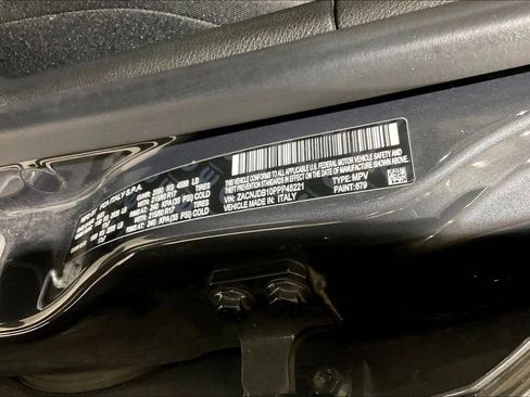 Used 2023 Jeep Renegade Latitude image 29