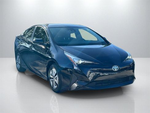 Used 2018 Toyota Prius Two image 3