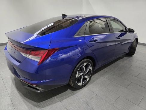 Used 2022 Hyundai Elantra SEL w/ Convenience + Premium Package image 5