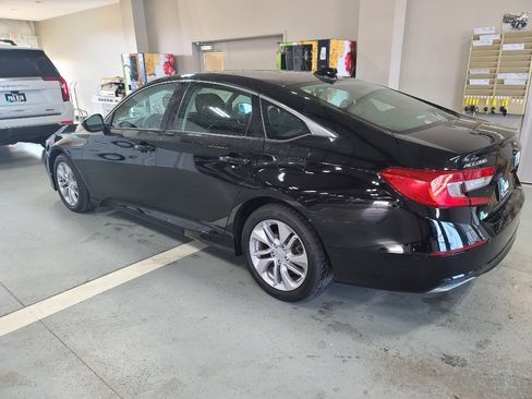 Used 2018 Honda Accord LX image 7
