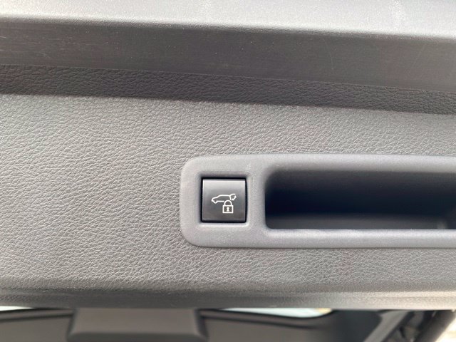 Certified 2025 Toyota Sienna Limited AWD/4WD image 5