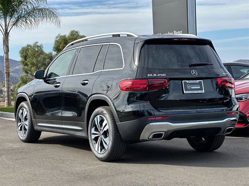 New 2025 Mercedes-Benz GLB 250 4MATIC image 5