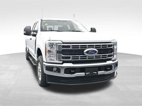 New 2026 Ford F350 XLT image 2