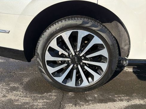 Certified 2024 Lincoln Navigator Reserve image 34