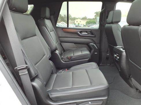 Used 2026 GMC Yukon Denali w/ Sun & Power Step Package AWD/4WD image 15
