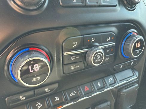 Used 2020 Chevrolet Silverado 1500 LT Trail Boss image 27