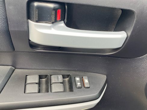 Used 2021 Toyota Tundra SR5 w/ Trail Edition image 19