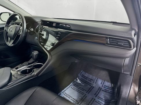 Used 2019 Toyota Camry XLE image 28