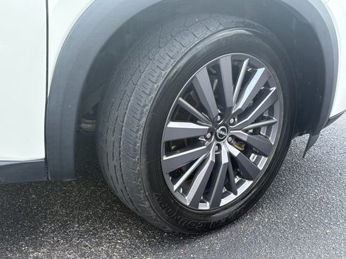 Used 2023 Nissan Pathfinder SL w/ SL Premium Package AWD/4WD image 3