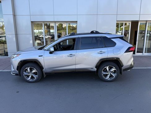 Used 2024 Toyota RAV4 SE w/ Weather & Moonroof Package AWD/4WD image 2