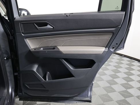 Used 2022 Volkswagen Atlas SE w/ Black Wheel Package image 22