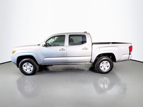Used 2022 Toyota Tacoma SR AWD/4WD image 6
