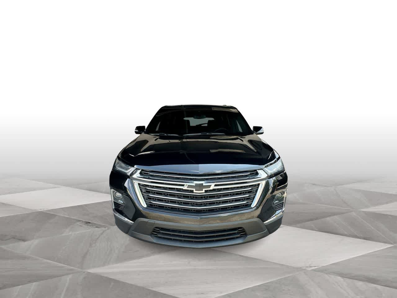 Used 2023 Chevrolet Traverse LT FWD image 3