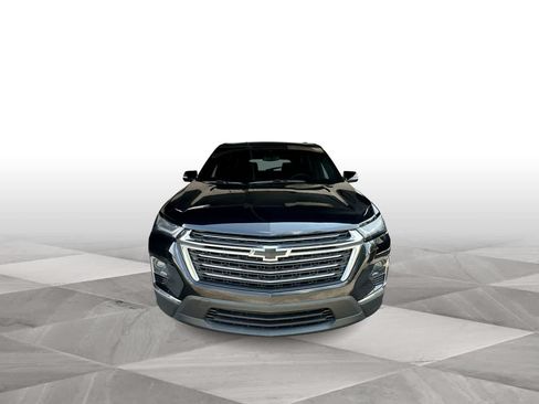 Used 2023 Chevrolet Traverse LT FWD image 3